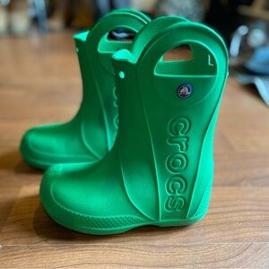 CROCS Green Rain & Snow Boots with Pull-On Handles